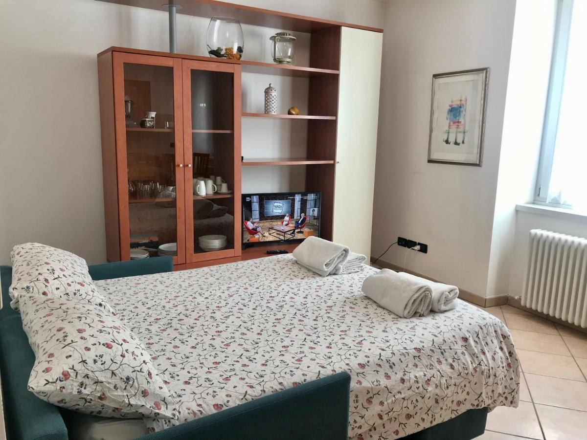 Casa Rosella Apartment เบซเซ็กกา ภายนอก รูปภาพ
