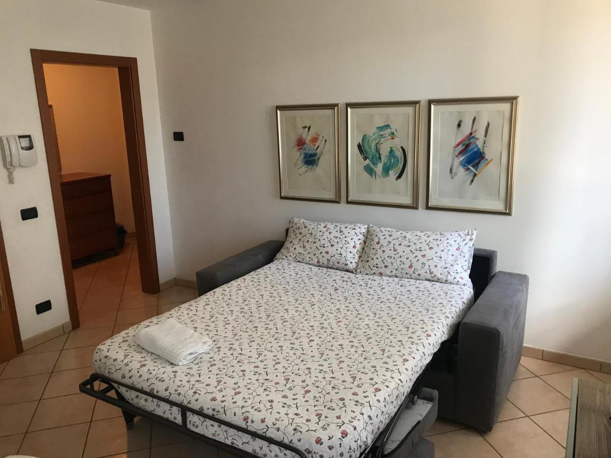Casa Rosella Apartment เบซเซ็กกา ภายนอก รูปภาพ