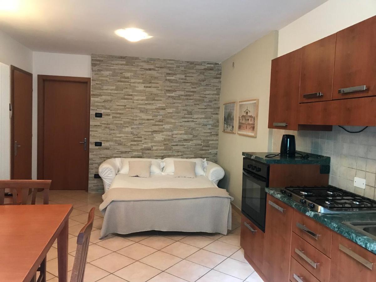 Casa Rosella Apartment เบซเซ็กกา ภายนอก รูปภาพ